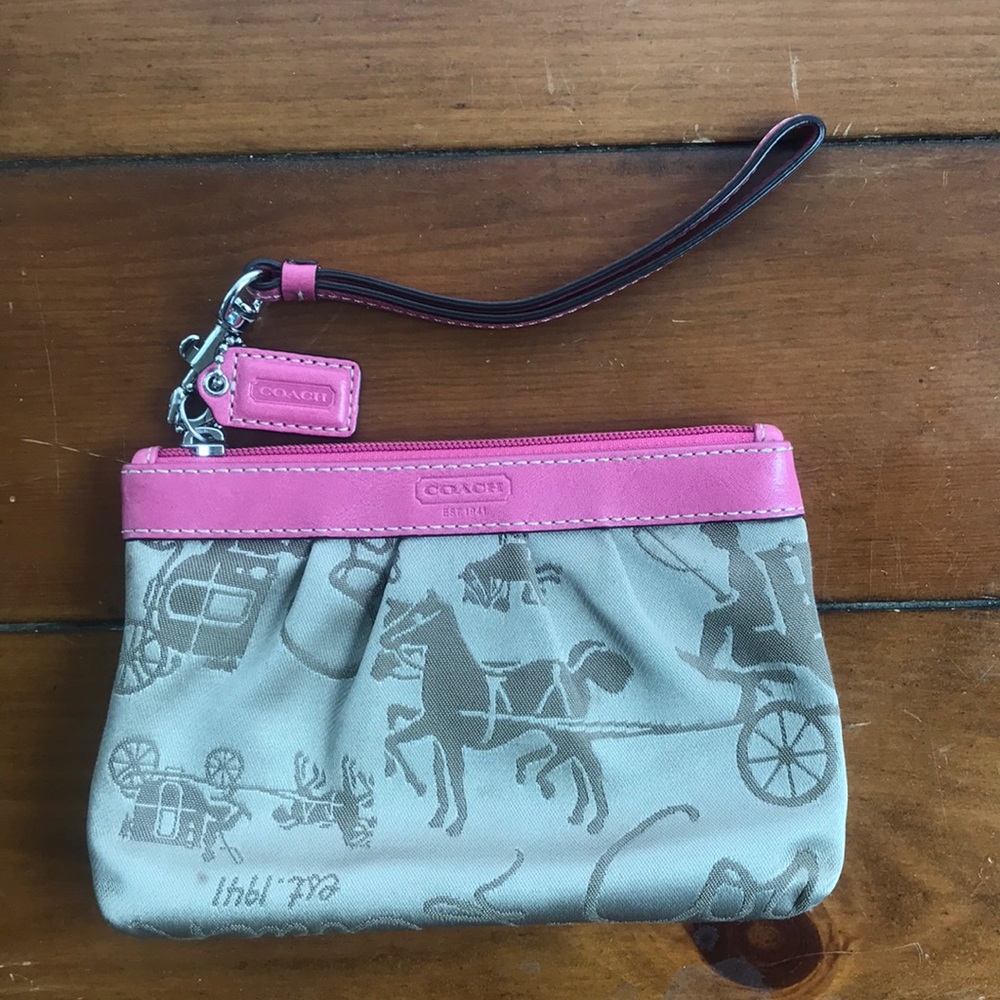 Coach • Wristlet
